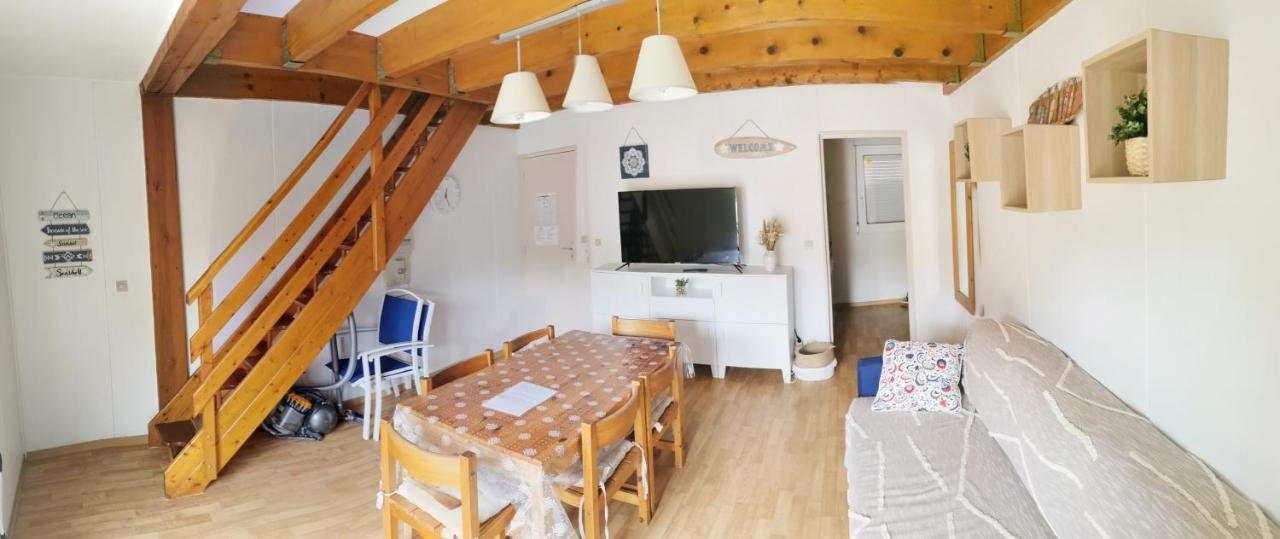 Maisonnette 5 Personnes Dans Residence Avec Piscine Сустон Екстериор снимка